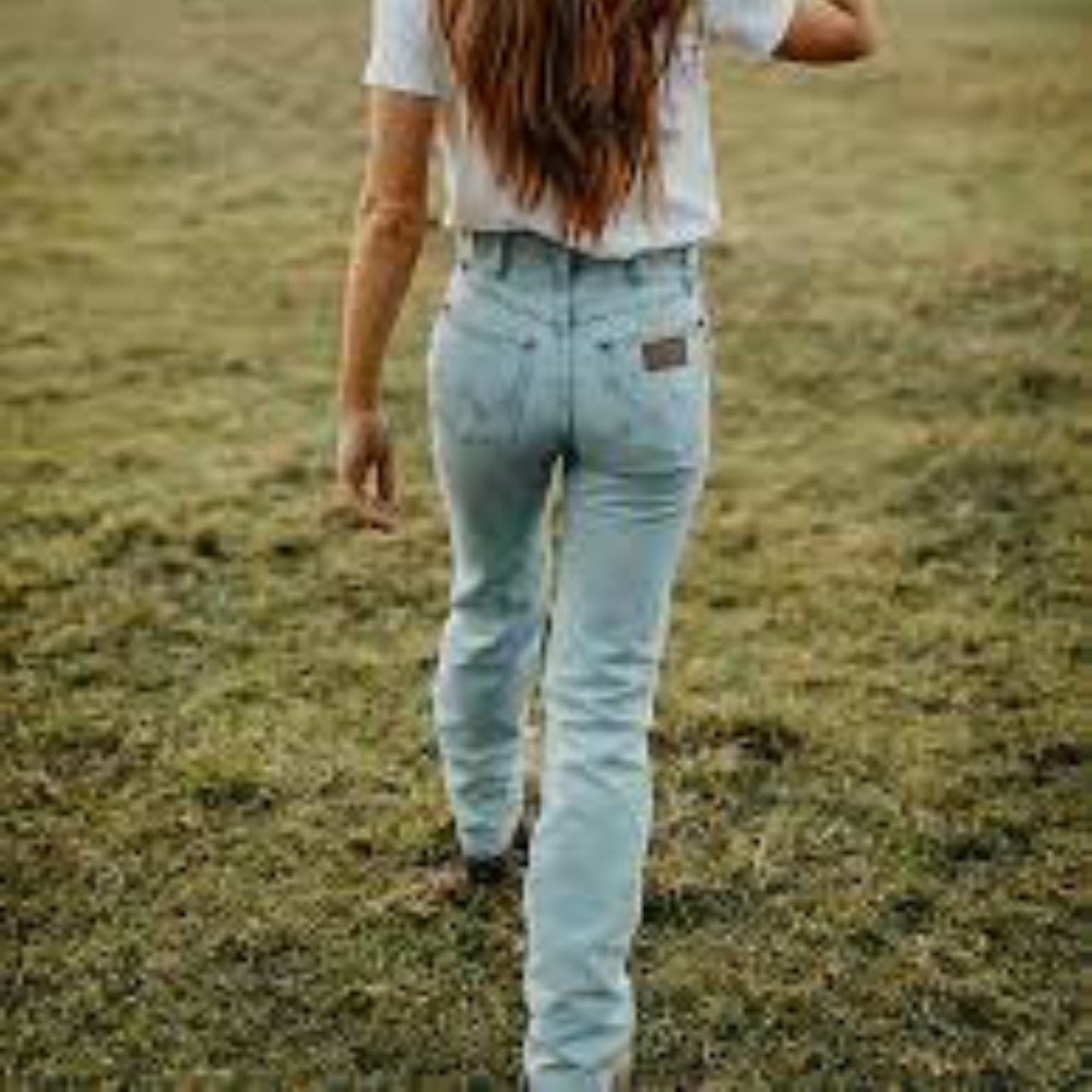 WRANGLER WOMENS COWBOY CUT SLIM FIT JEAN